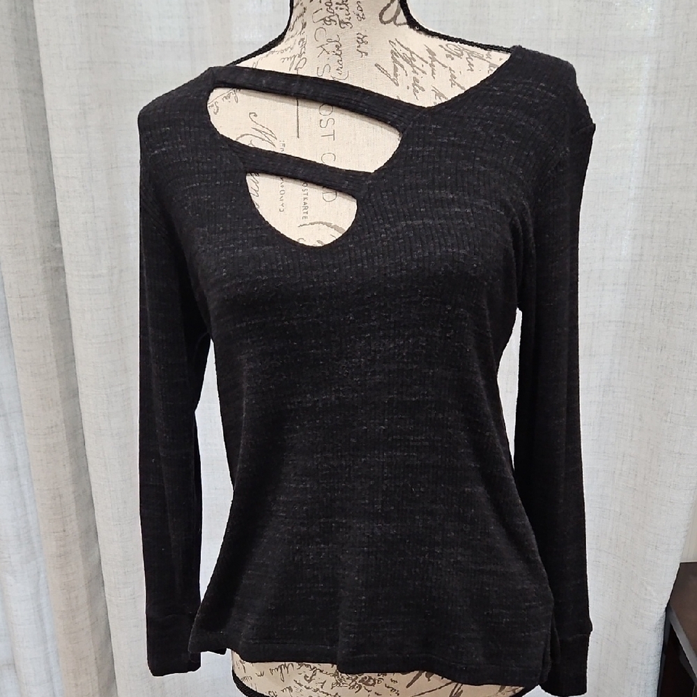Great LNA Charcoal Gray Cut-Out Long Sleeve Top